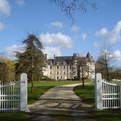 Entrée du parc du château de Colombières